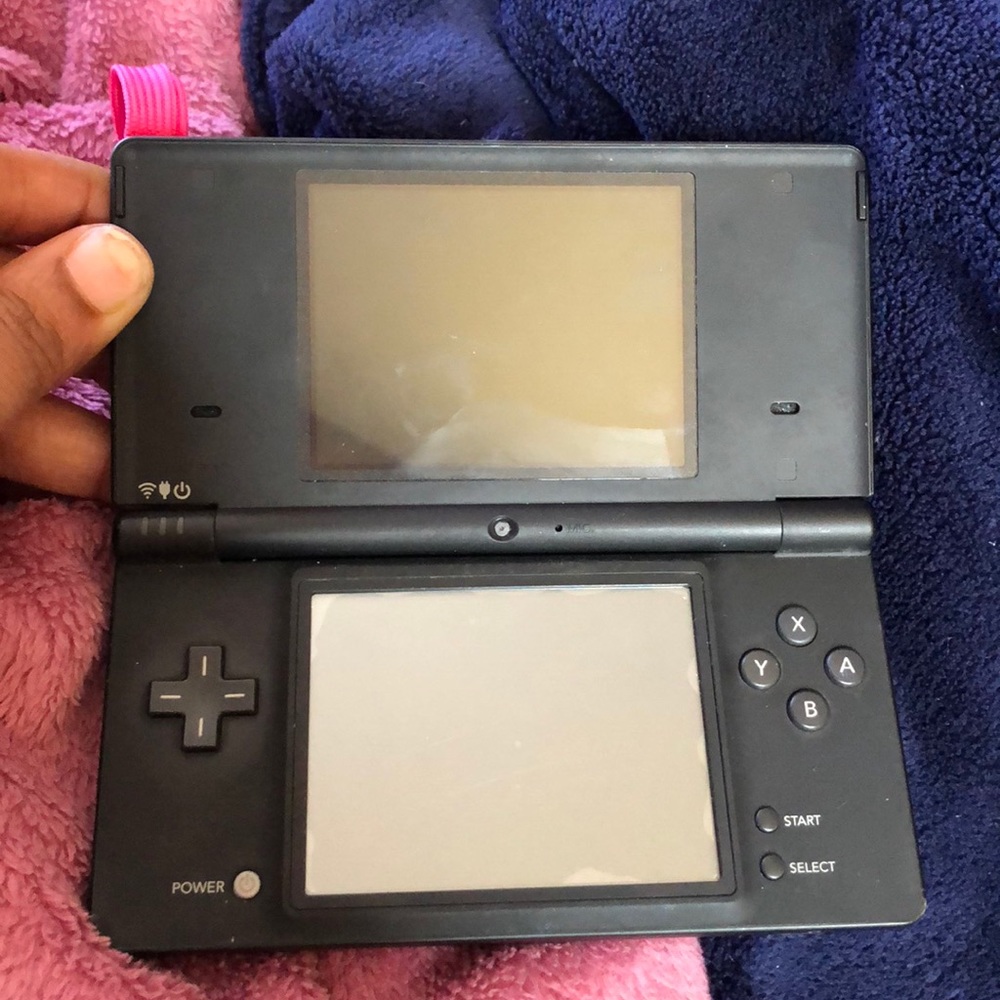 Nintendo DS Photo 📸 - Picture 2 of 4